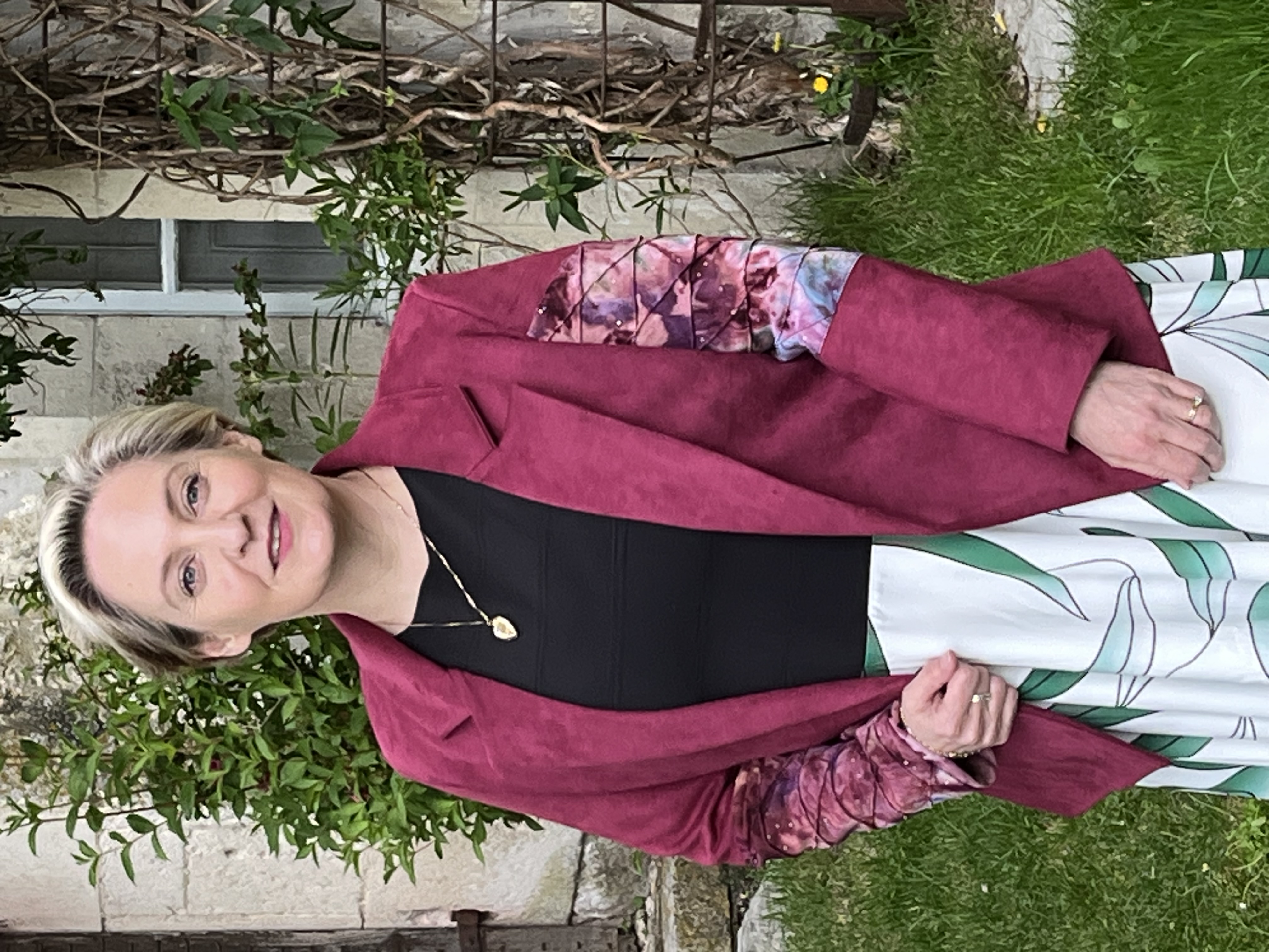 Veste et manches en velours rouge avec empiècements haut